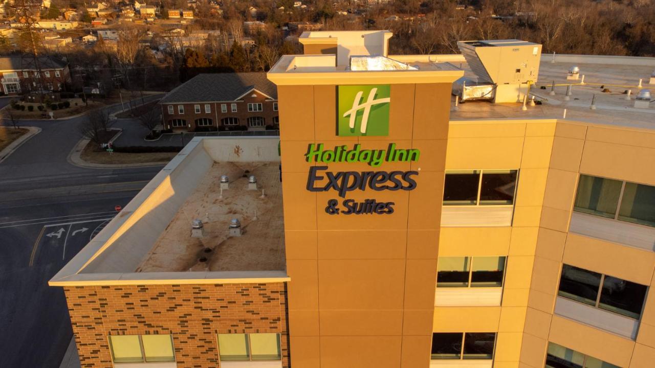Holiday Inn Express & Suites Charlottesville By Ihg Exterior foto