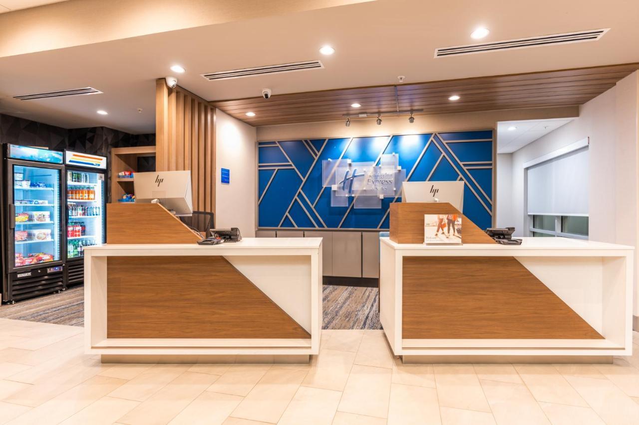 Holiday Inn Express & Suites Charlottesville By Ihg Exterior foto