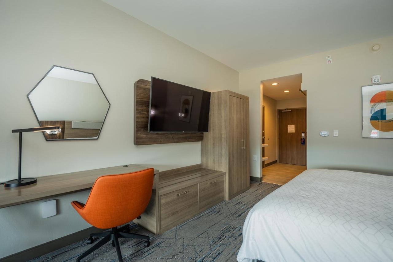 Holiday Inn Express & Suites Charlottesville By Ihg Exterior foto