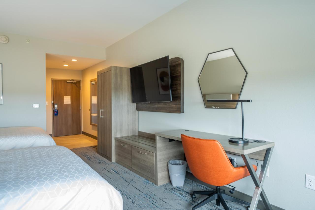 Holiday Inn Express & Suites Charlottesville By Ihg Exterior foto
